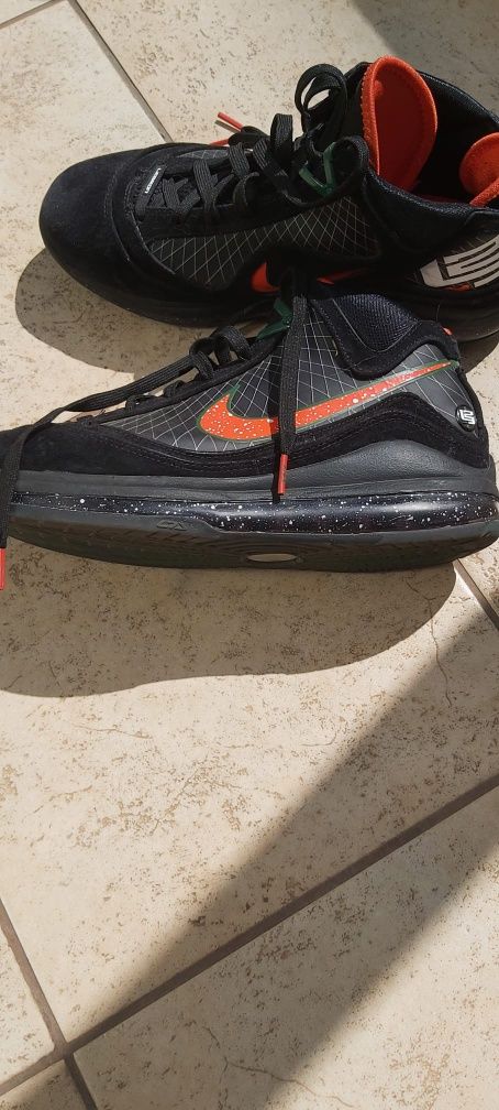Nike Lebron 7 , foarte buni