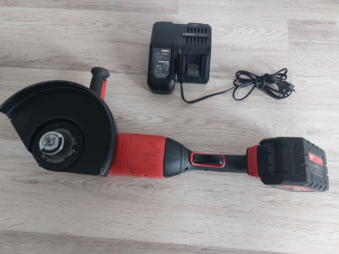 Flex mare 230 mm milwaukee M18 FLAG230XPDB, stare perfectă