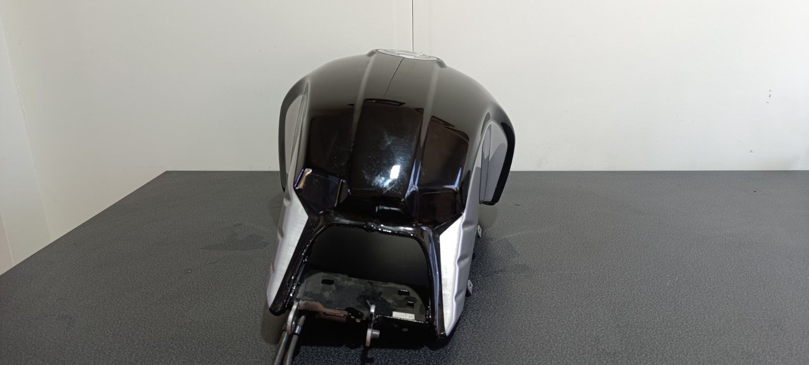 Резервоар Bmw R nine T