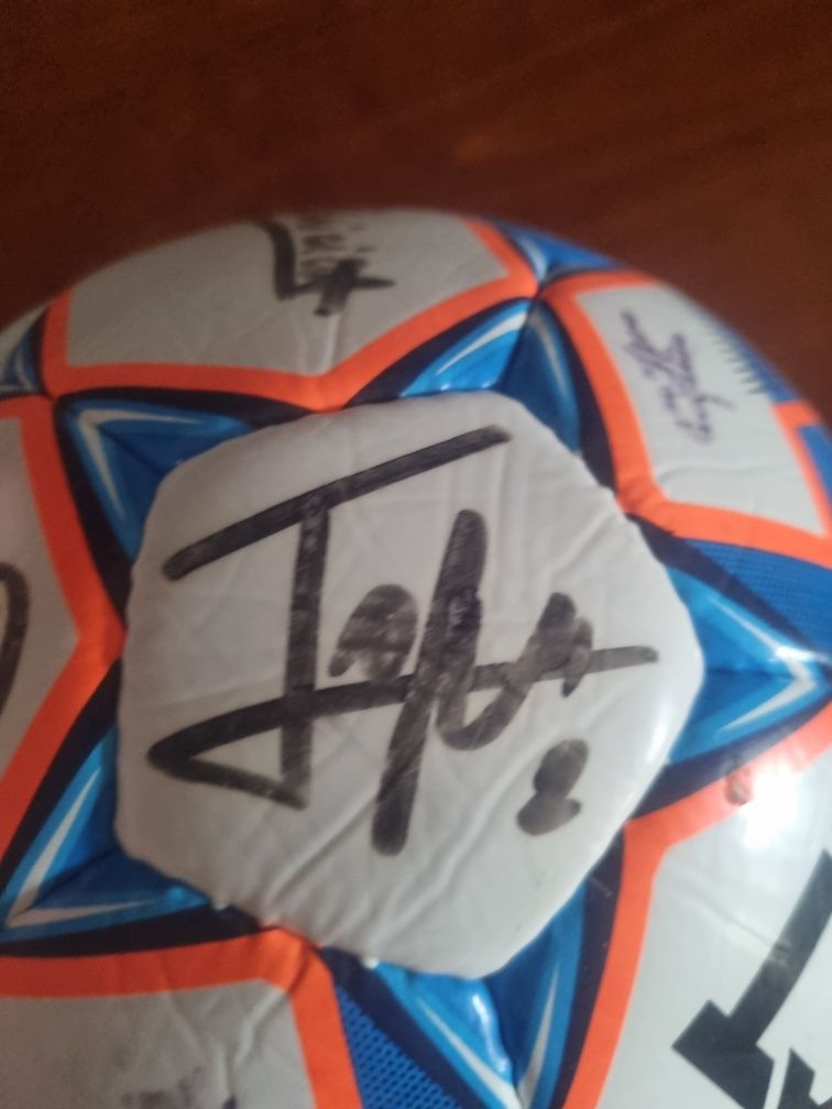 Minge semnata de jucătorii de la Fc arges sezon  22/23