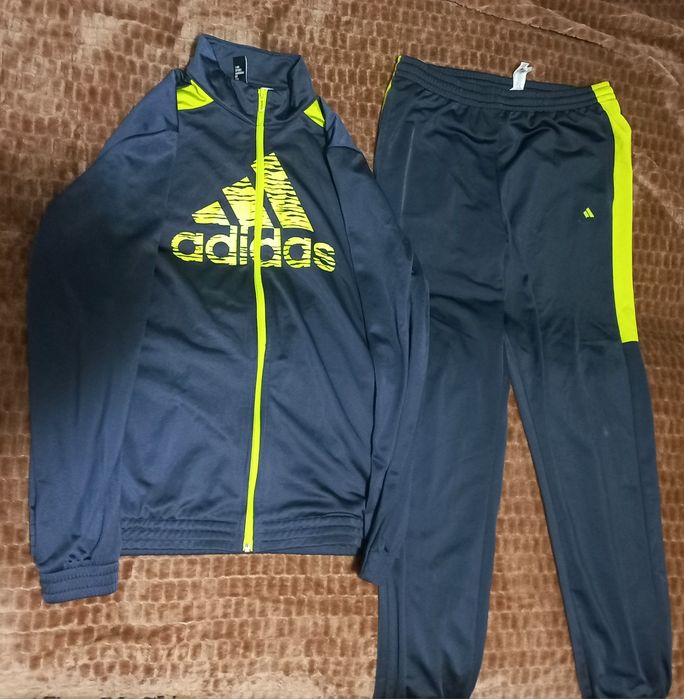 Trening Adidas pt baieti