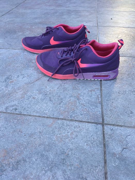 Vând încălțăminte sport nike