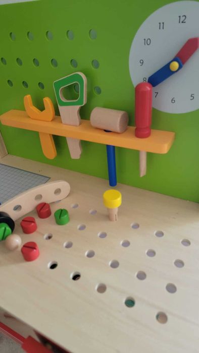 Banc de lucru din lemn pentru copii - unelte si accesorii