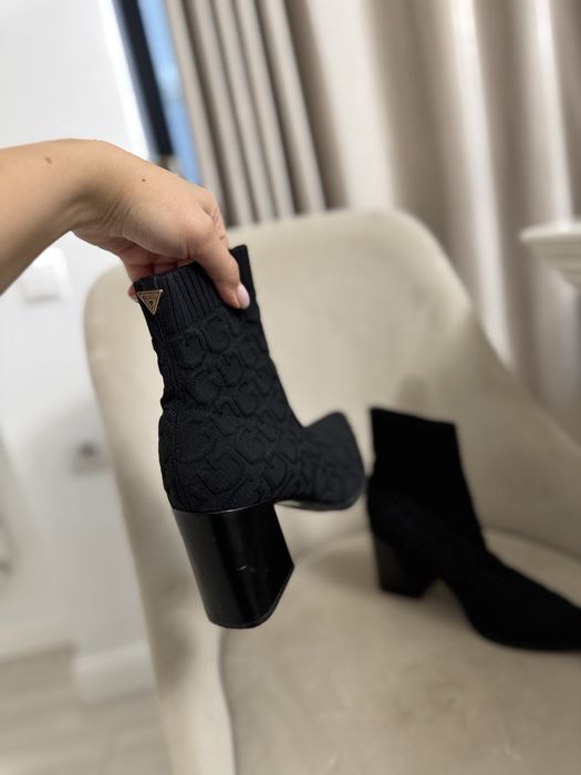 Ghete guess      Cu toc