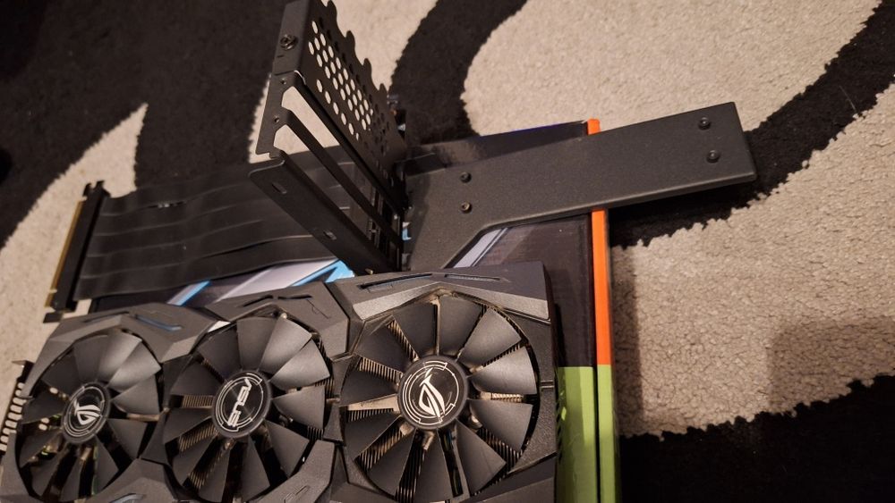 PLACA VIDEO ASUS GeForce GTX 1070 8GB + Suport Vertical Gpu !