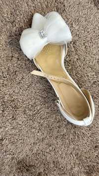 Pantofi ocazie albi marimea 38