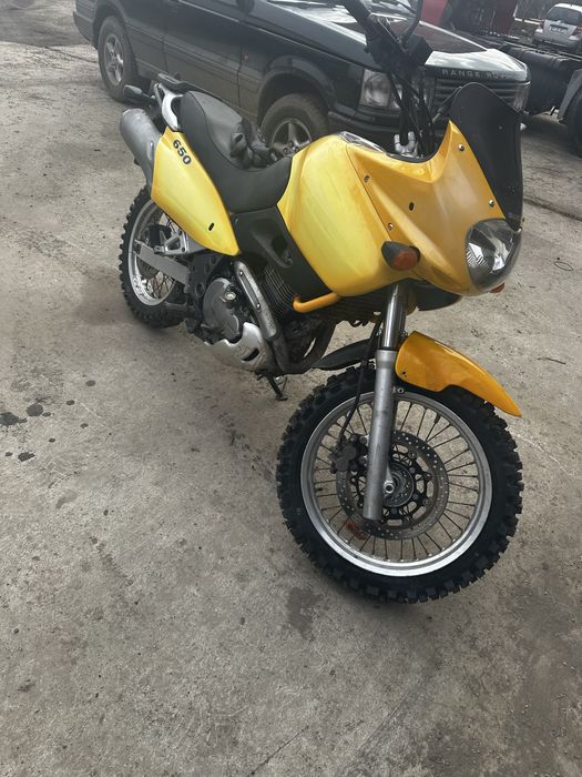 Vand sau schimb Suzuki freewind 650cm3