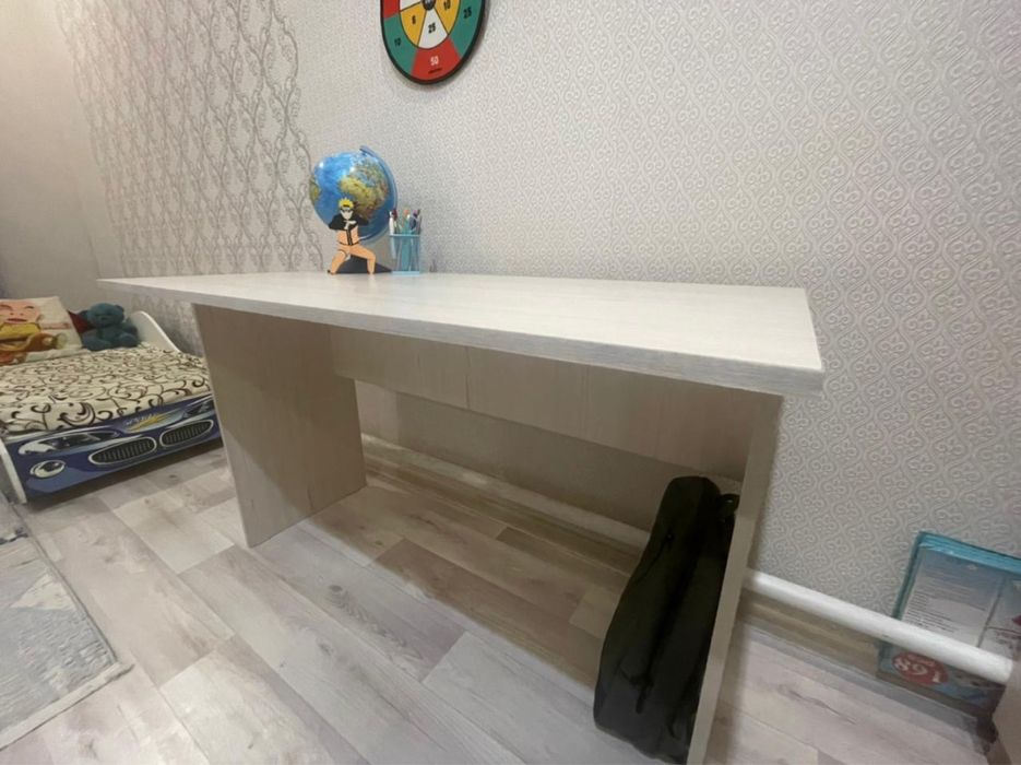 Учебный стол , парта