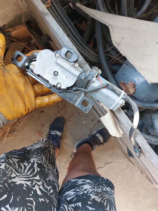 Моторче Ел. стъкло Бмв е60 520д 177кс е61 bmw e60 e61 520d n47