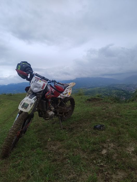 Vând cross 250 Husqvarna