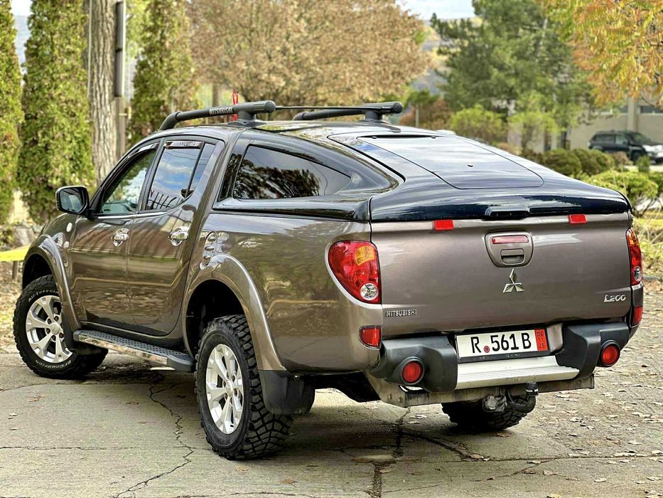 - IMPECABIL Mitsubishi L200 2.5Di-D178cp TRITON Full