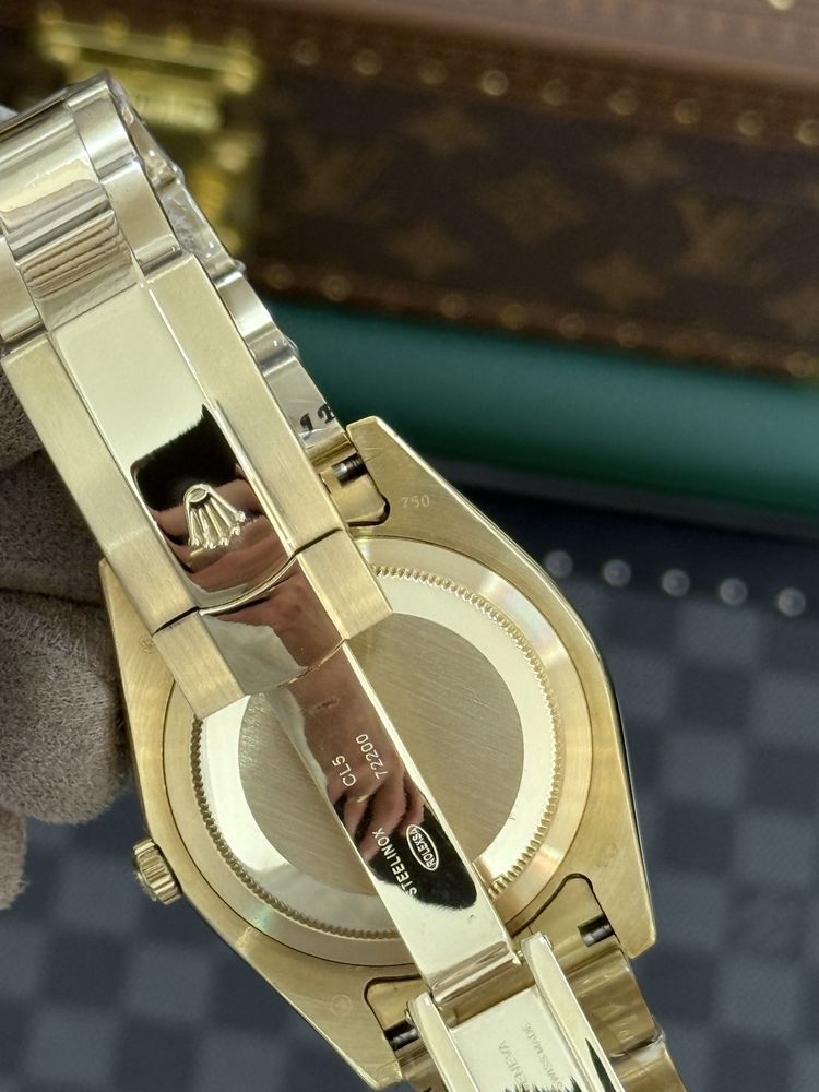 Rolex Sky-Dweller Gold Black