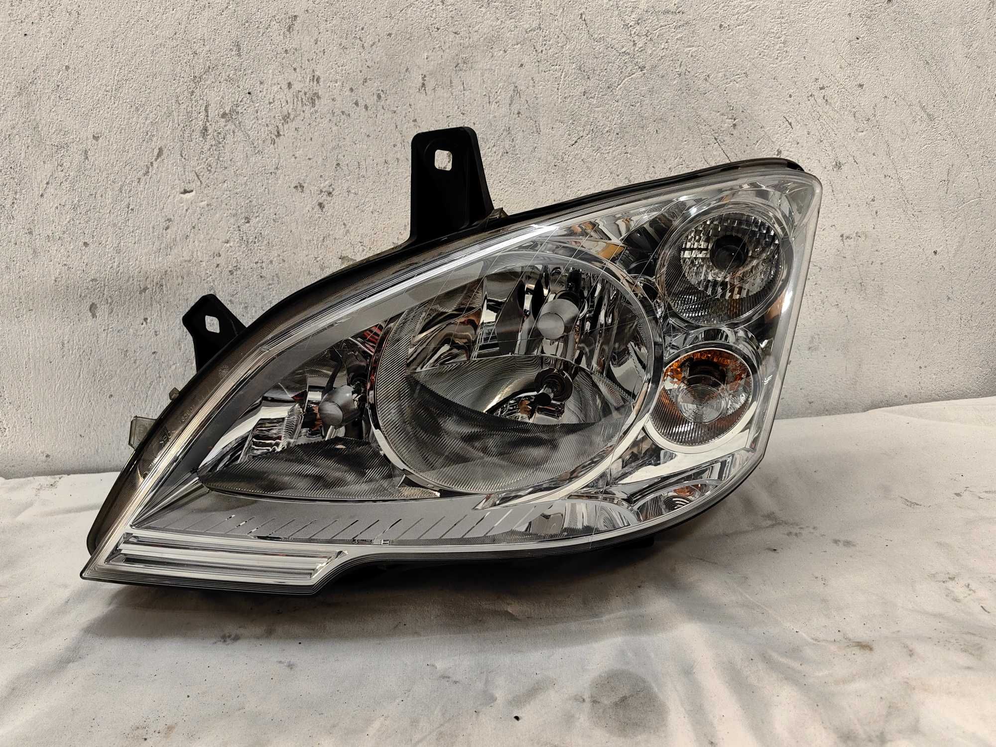 Оригинален фар Мерцедес Вито  Mercedes Vito Face