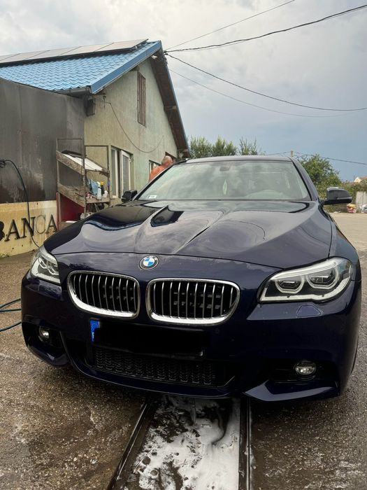 BMW Seria 5 BMW 525 - M-Pachet, Bord Digital, X-Drive, Faruri Led, Harman-Kardon