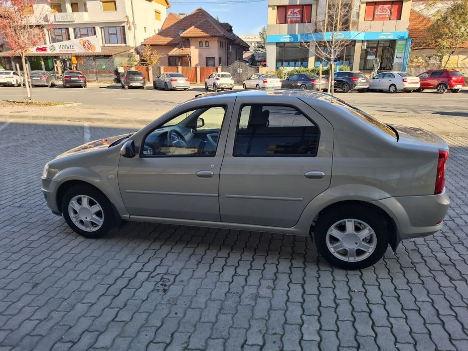 Logan decembrie 2011 doar 92700 km