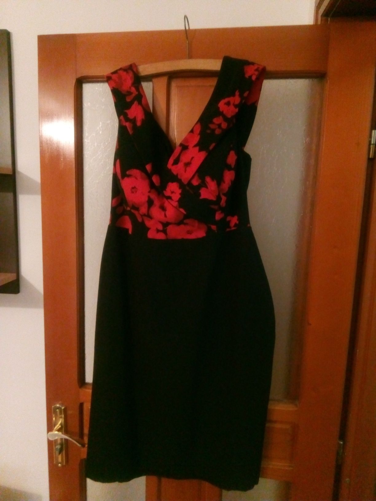 Rochie de nunta în stare foarte buna purtară o singura data.