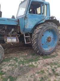 Traktor MTZ80  pilikli