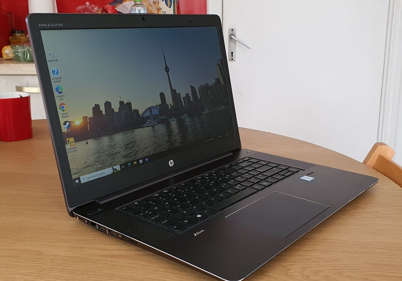 Gaming hp zbook i7 6820hq,,8gb ram,ssd 512 gb,nvidia 4gb,workstation