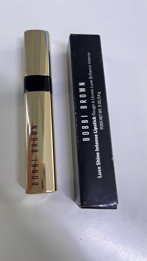 Помады Bobbi Brown