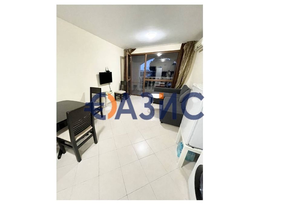 Мезонет на 7-ми етаж с частичен изглед към морето, к-с Калия,Слънчев