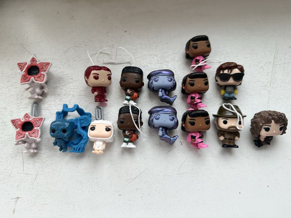 Прозам фигурки из «очень странные дела» киндер джой