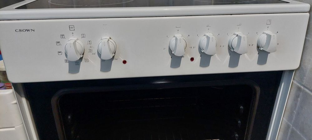 Готварска печка с керамичен плот!