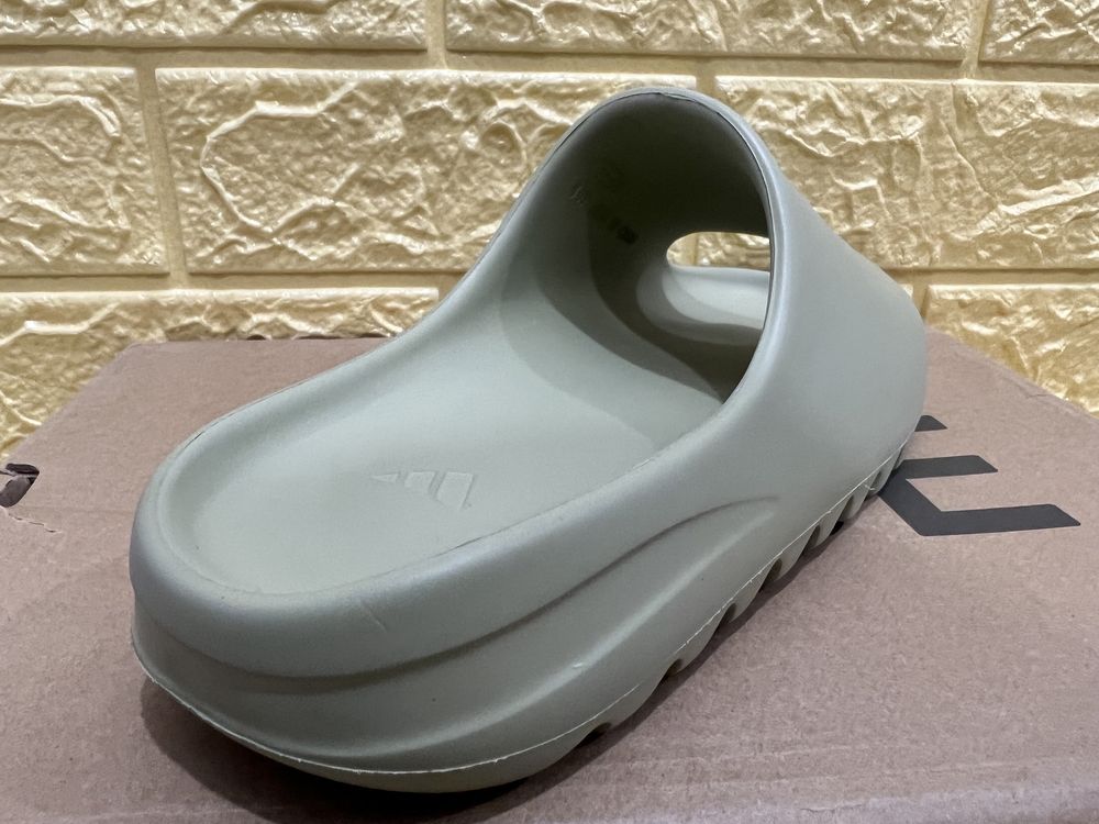 42 Yeezy Slide Resin