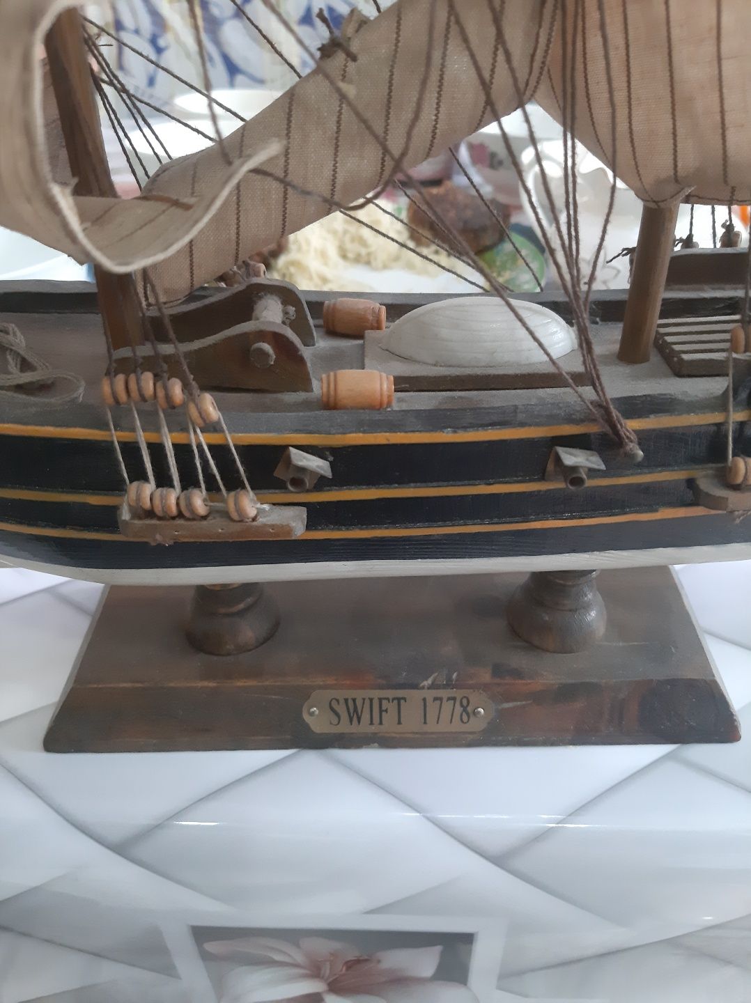 Продам коллекционный корабль Swift 1778