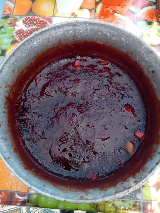Vând dulceață de gutui, zmeura, mure, prune, soc - produsa anul acesta