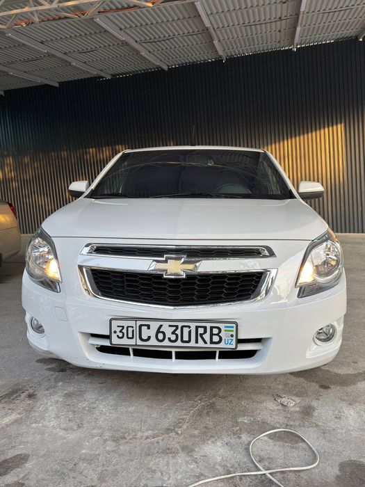 Продаю Машину первоначальный ценой 2500$ кобалт