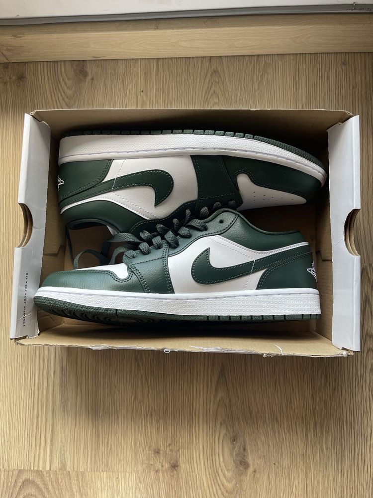 Jordan 1 low wmns green