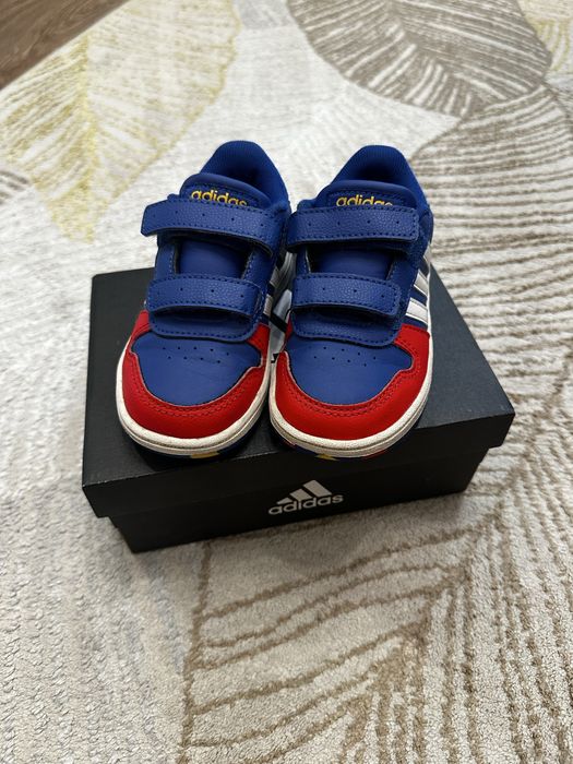 Зимни обувки адидас момче