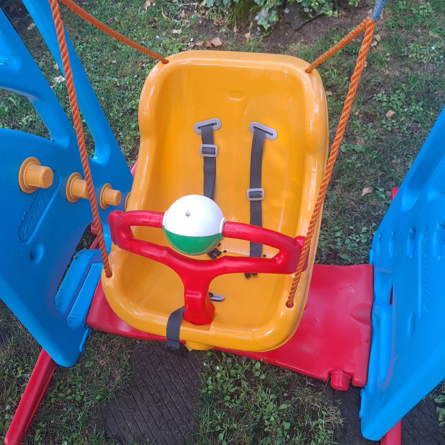 Люлка с пързалка и кош Pilsan toys