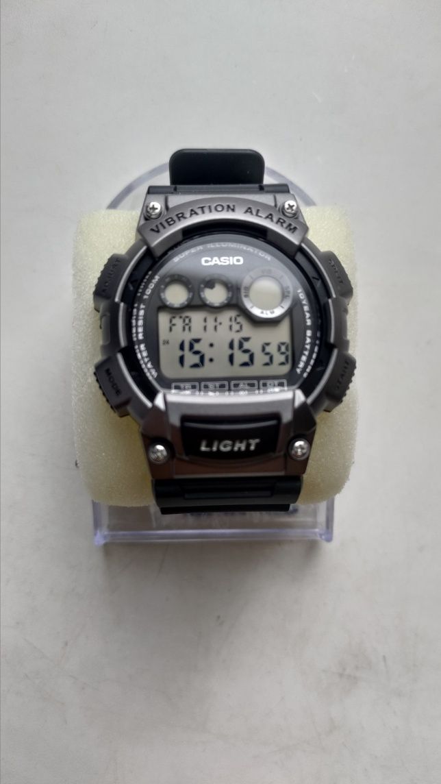 Часы Casio W-735H. Оригинал. Новые. Не ношенные.