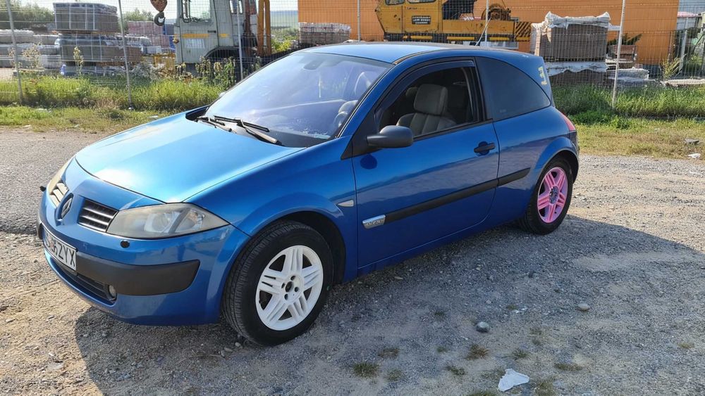 Renault Megane II,2.0 benzină, 3 uși, an 2002, întreținută foarte bine