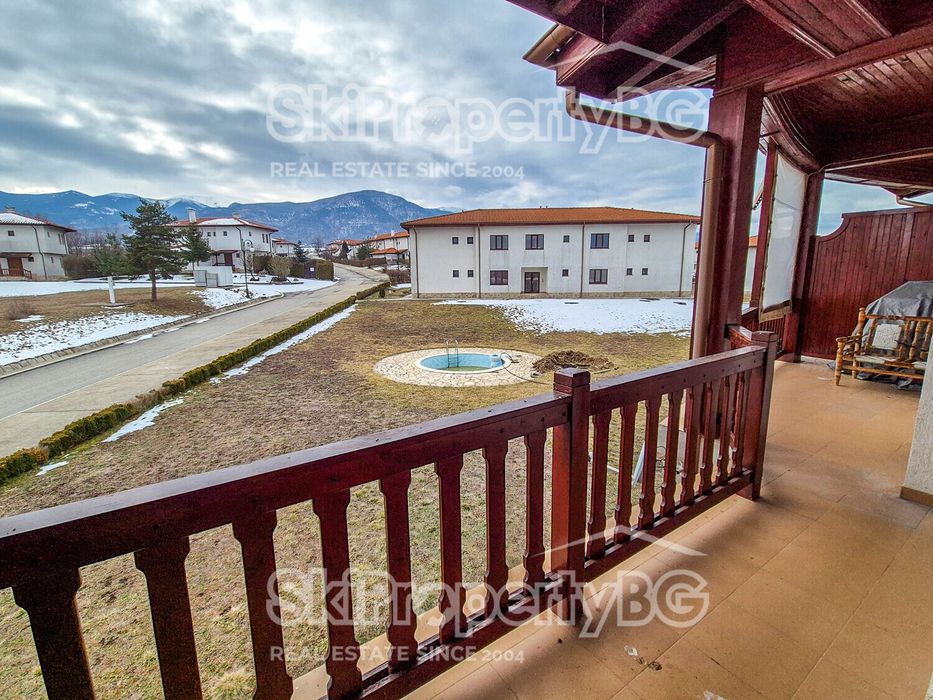 Обзаведен апартамент в Голф клуб Ибър с гледка към Рила!