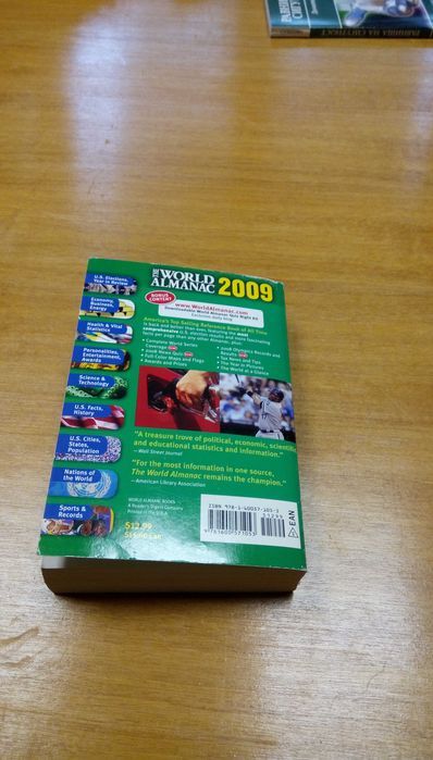 The World Almanac  2009 - Световният алманах и книга с факти 2009 г.