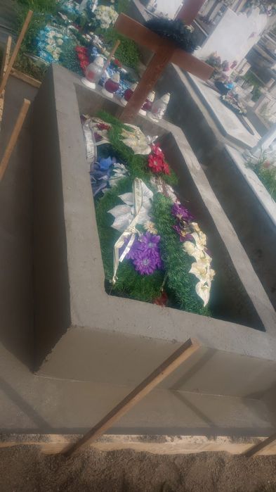 Morminte, placări cu marmura granit, turnări borduri