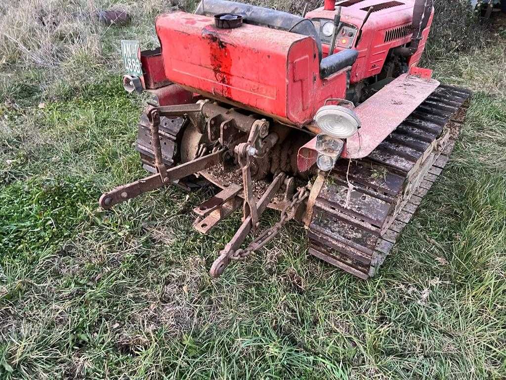 tractor cu senile de padure