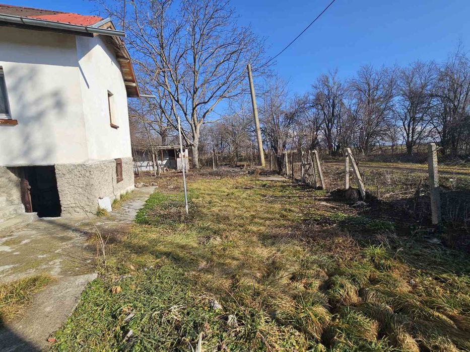 Продава се Къща в с. Жедна, Област Перник - 60 кв.м за 612 €/кв.м - Снимка #2