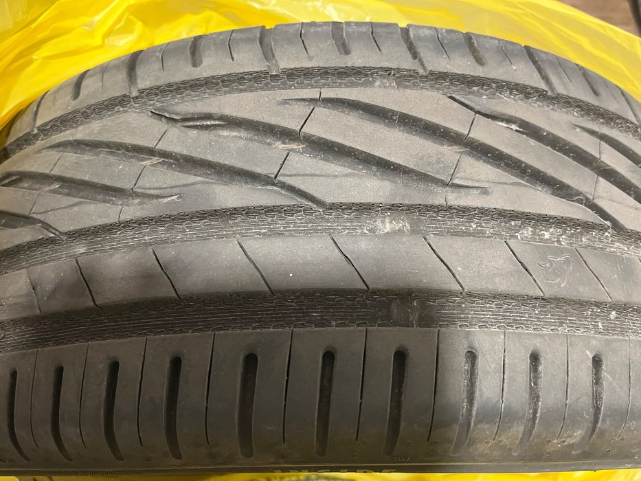 Продава 4 летни гуми Uniroyal Rainsport 5 215/45/18