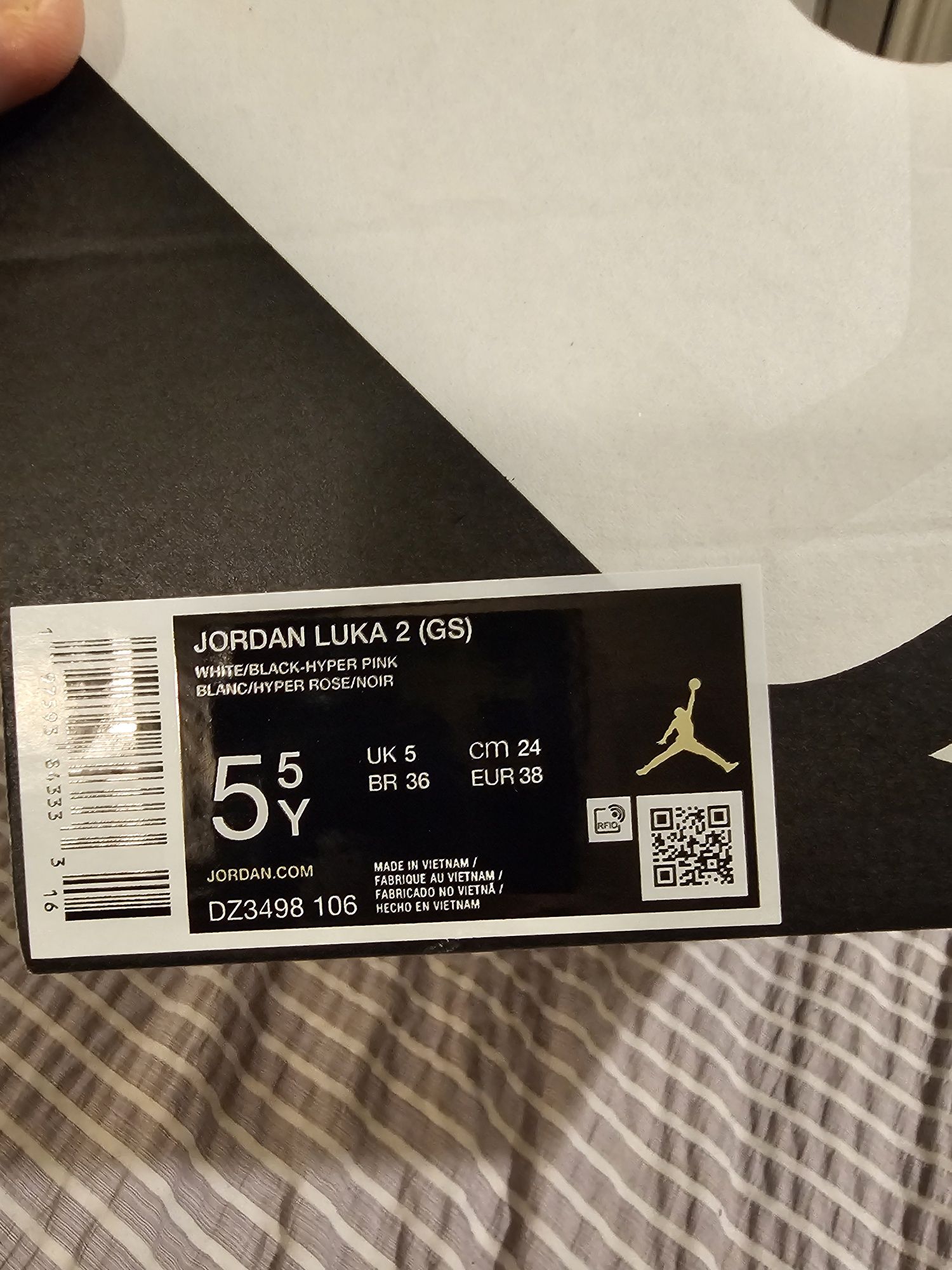 Jordan max aura 5