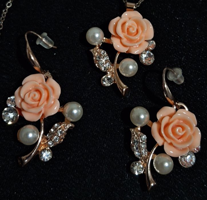 Продам набор бижутерия