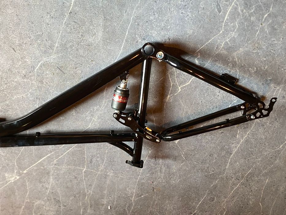 Продам раму под 26 колеса