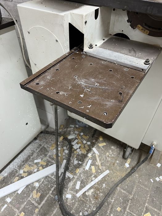 Masina de aplicat cant abs