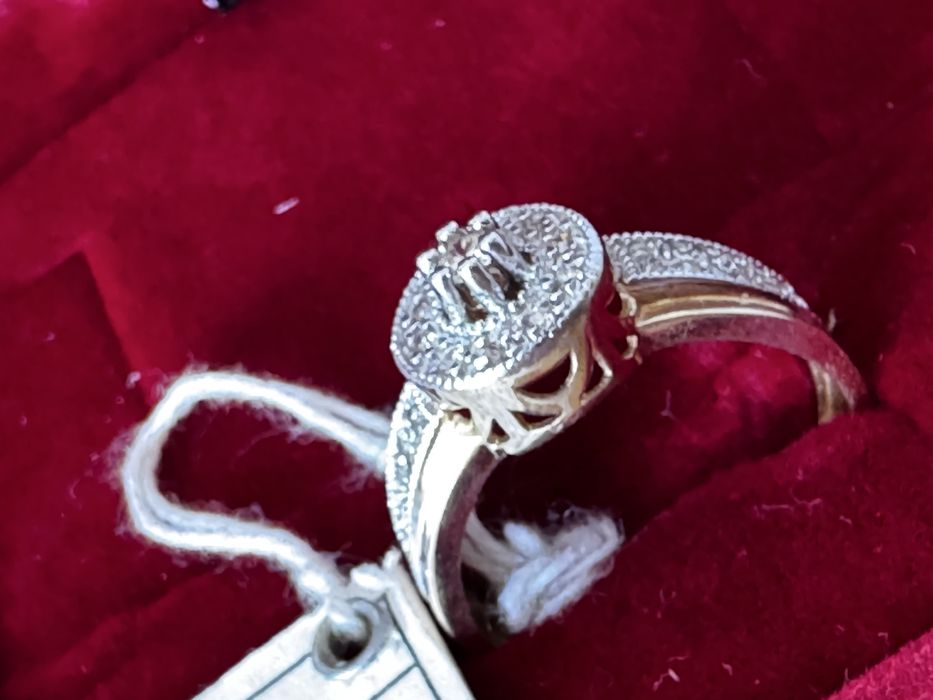 Золотое кольцо с бриллиантом 1,32 карат