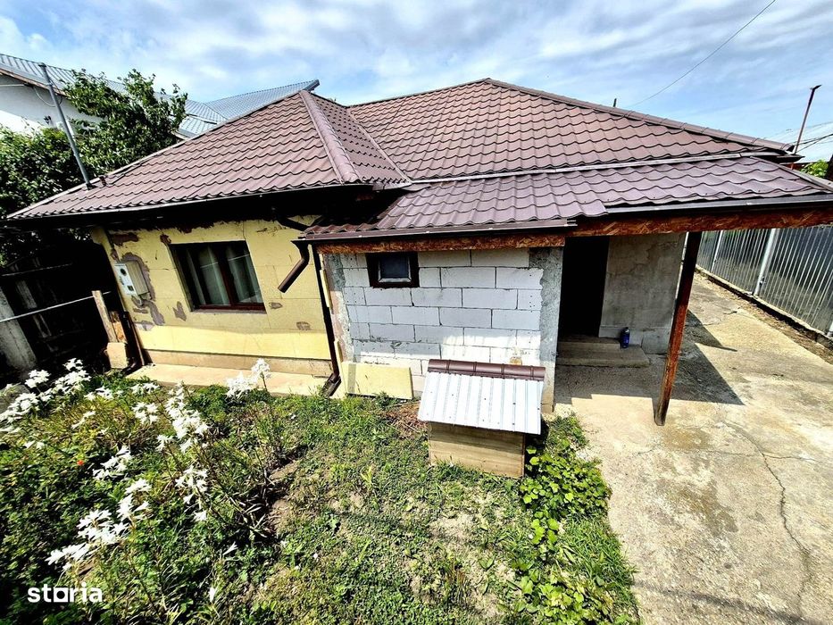 Casa batraneasca+anexa+garaj+961.07 mp teren intravilan Otopeni