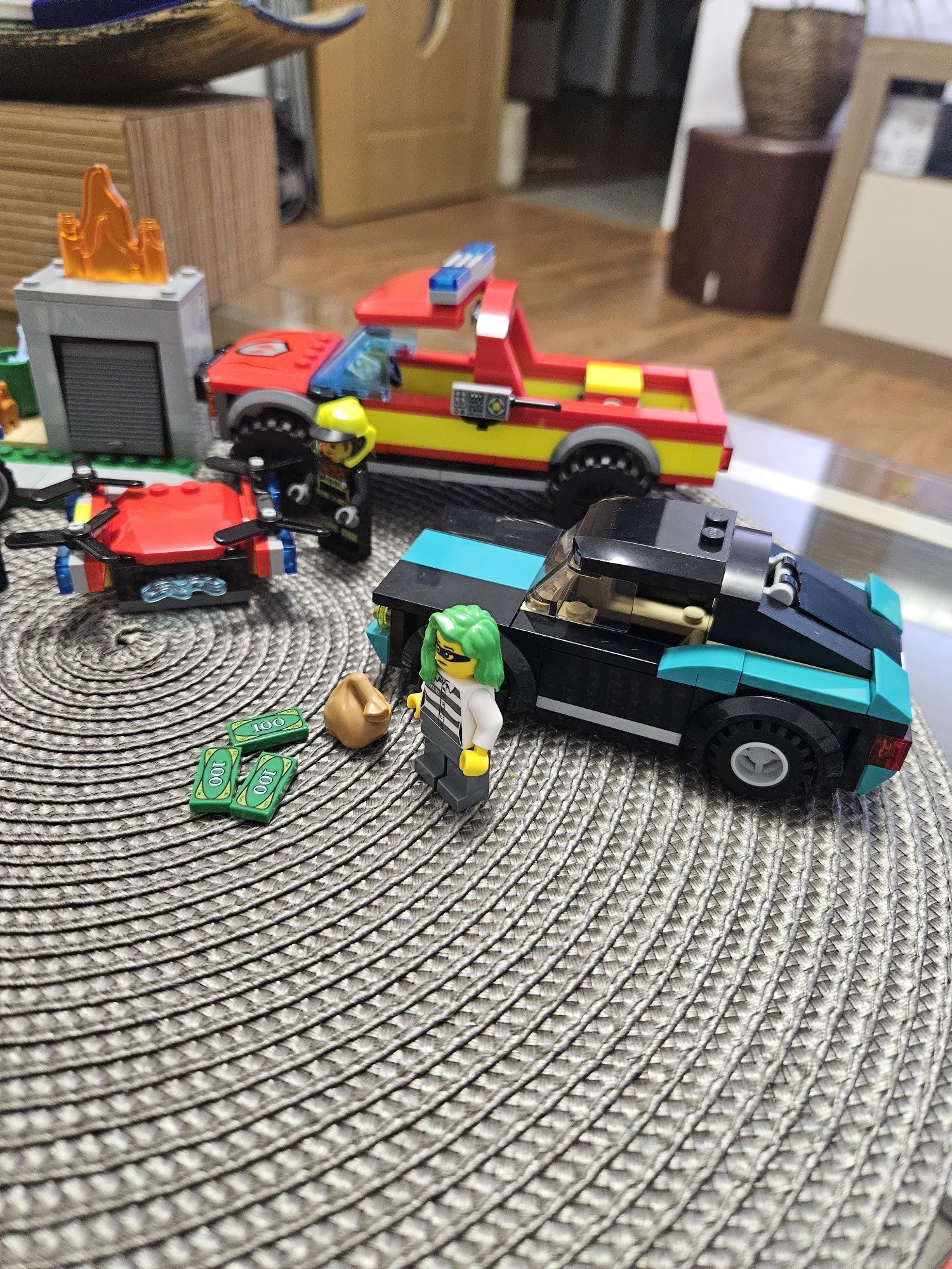Lego City Stingere de incendiu și urmărire polițistă 60319