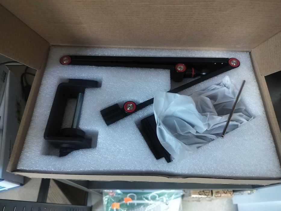 Suport pentru tabletă cu clemă