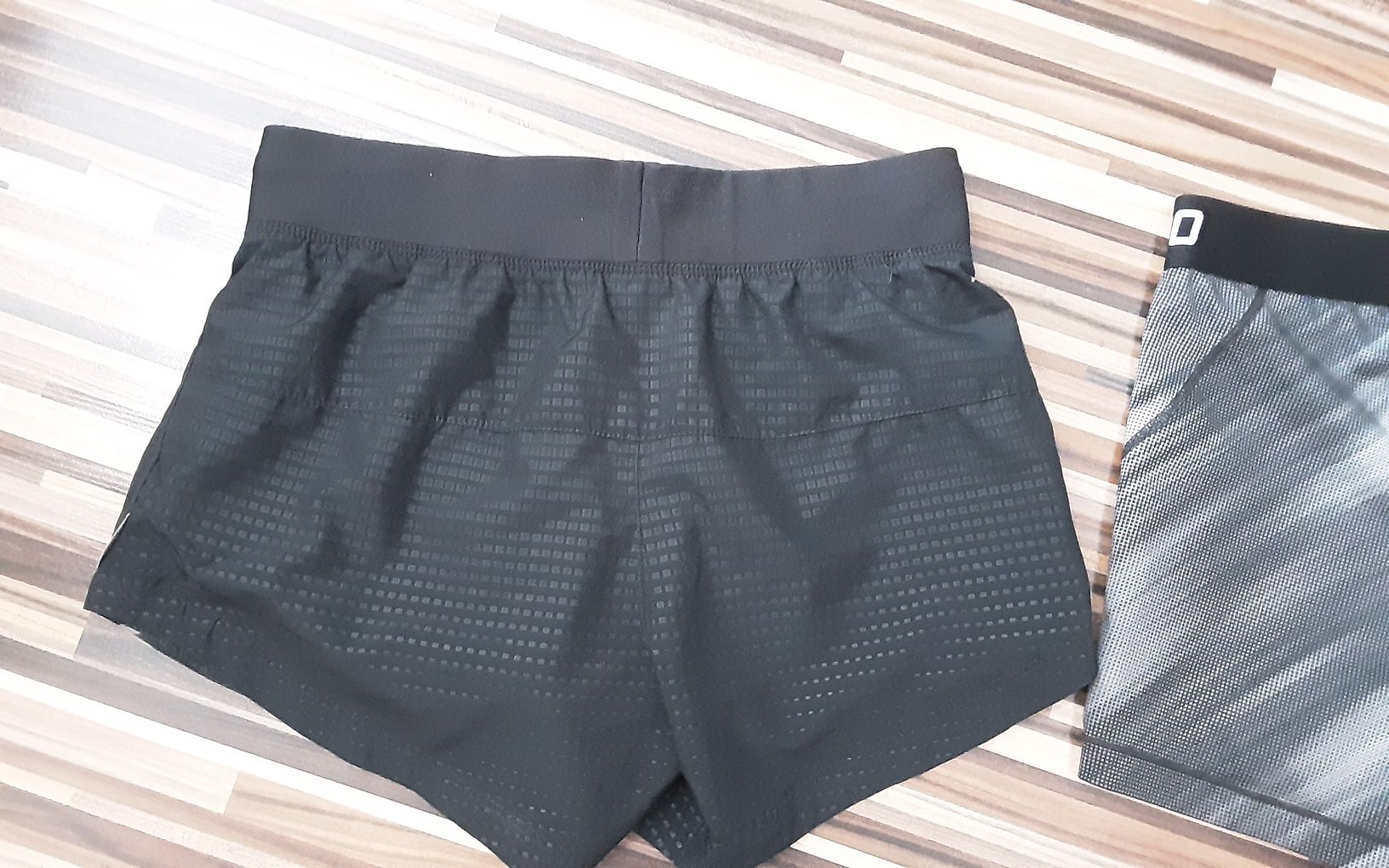 (XS) NIKE,NIKE PRO оригинални клинове,къс панталон,бюстие,тениска